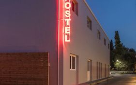 Local Hostel & Suites